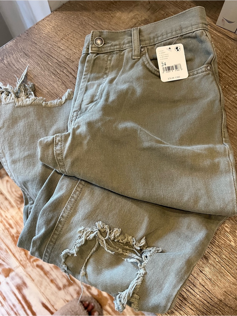 Free People NWT Cropped Distressed Green